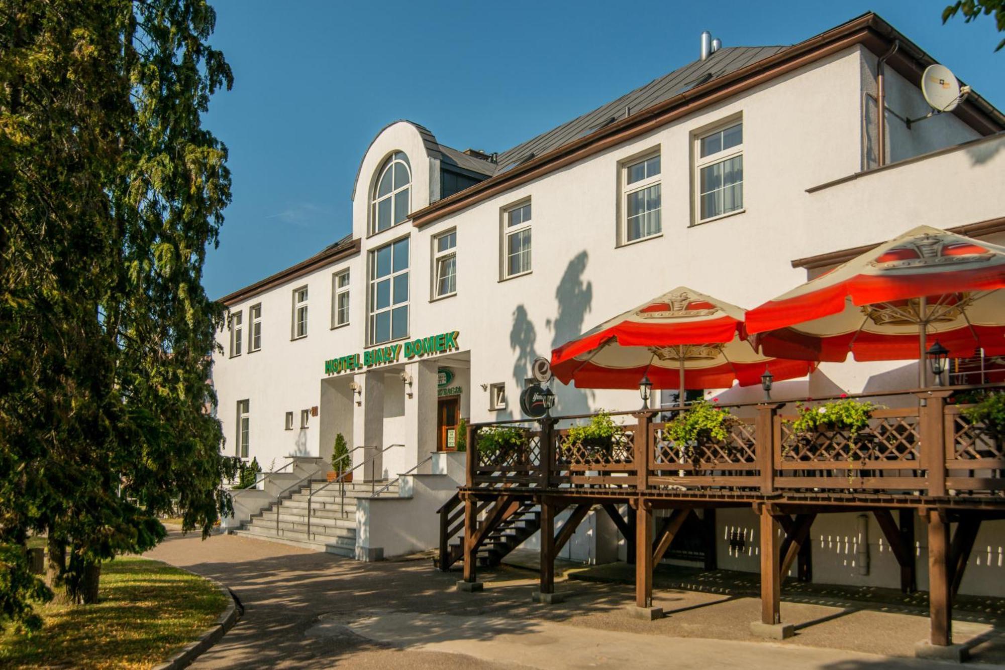 Hotel Bialy Domek Wałcz Exterior foto
